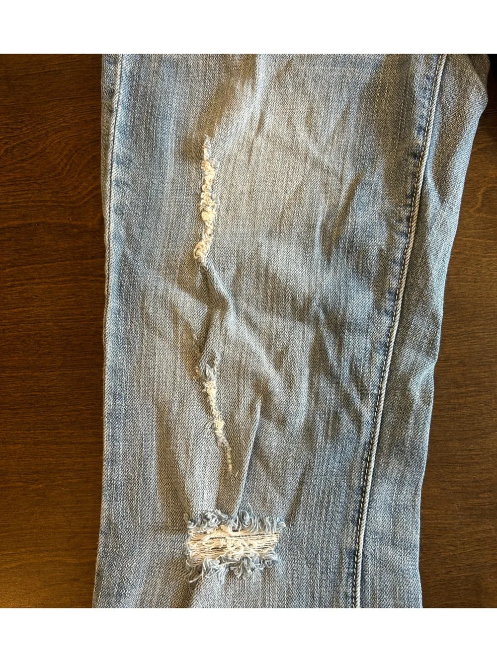 American Eagle Favorite Boyfriend Womens Sz 6 Short Distressed Jeans
